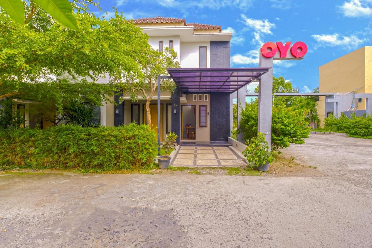 Oyo 2284 Grand Villa Meninting Montongbuwoh Εξωτερικό φωτογραφία