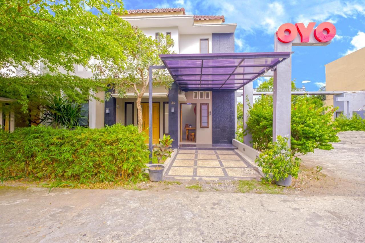 Oyo 2284 Grand Villa Meninting Montongbuwoh Εξωτερικό φωτογραφία